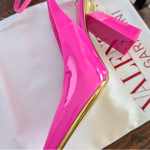 Valentino Garavani Patent Slingback Pumps in Hot Pink - Picture 8 of 11